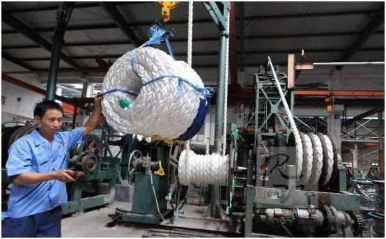 臺州日報(bào) 頭版報(bào)眼 驕傲 打破歐美企業(yè)壟斷,臨海四兄繩業(yè)產(chǎn)品首次應(yīng)用于深海油氣田作業(yè)平臺建設(shè)